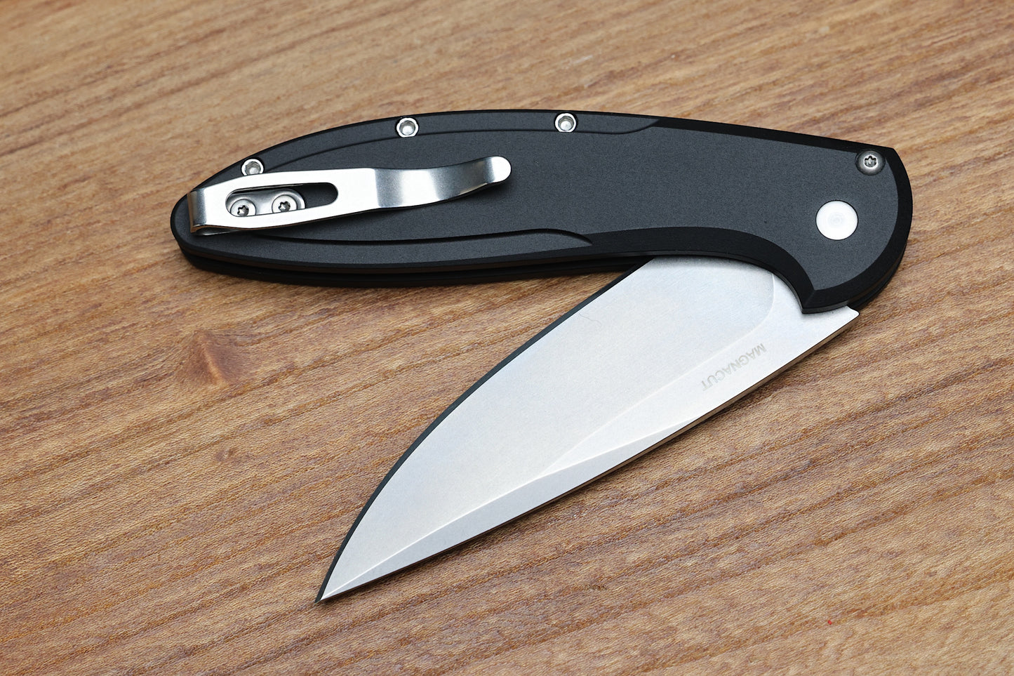 PRO-TECH CAMBRIA 2 - CF2101-LTD TC RED - BLACK ALUMINUM HANDLE - RED TECHOCARBO INLAY - MAGNACUT BLADE