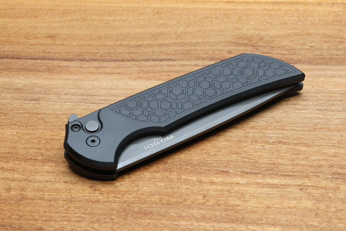 PRO-TECH MORDAX BLACK GRIDLOCK HANDLE W/ DLC MAGNACUT MX106-GRIDLOCK
