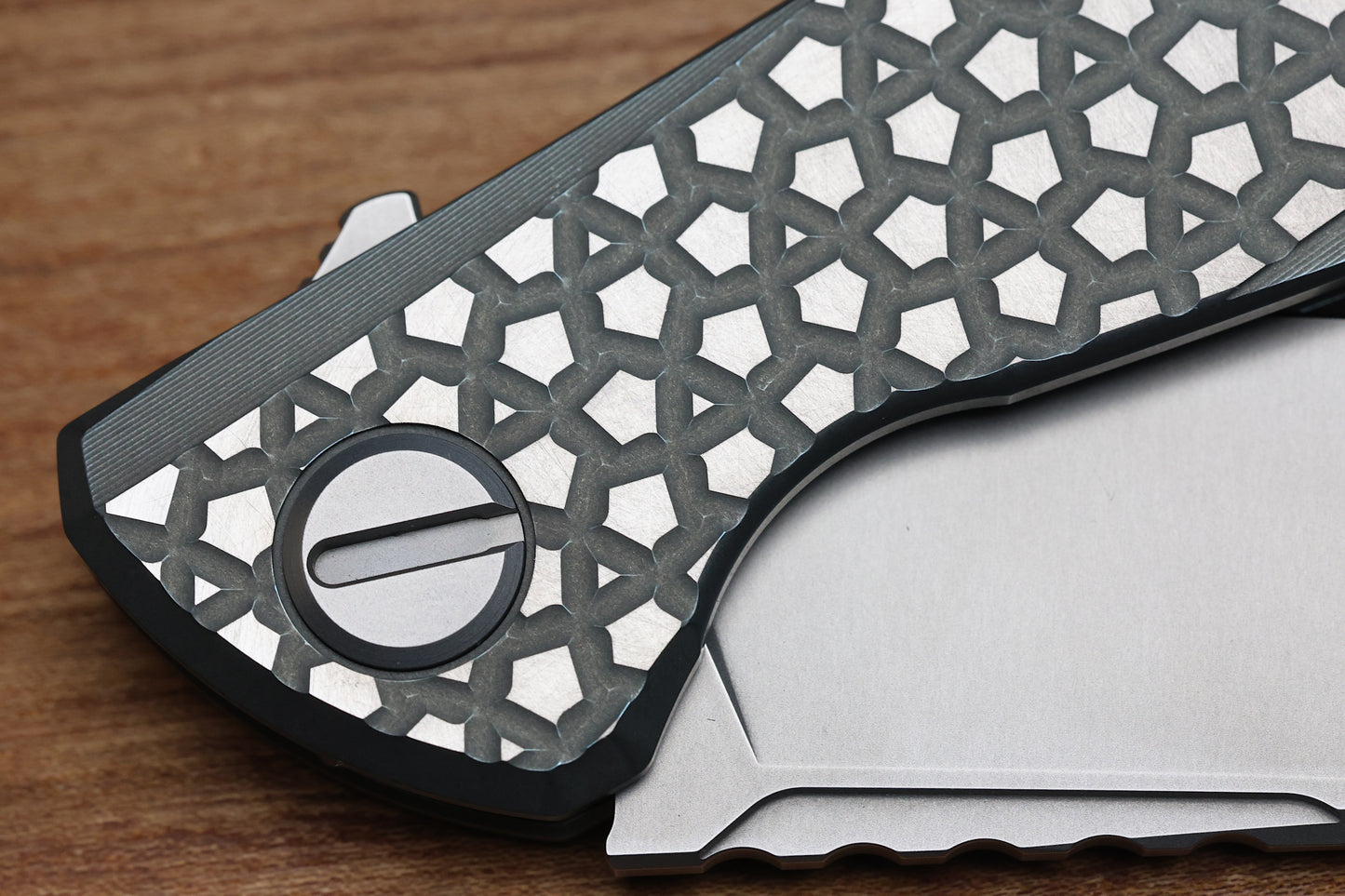 F95 BEAR PATTERN - TURQUOISE TITANIUM HANDLE - M390 BLADE - MRBS