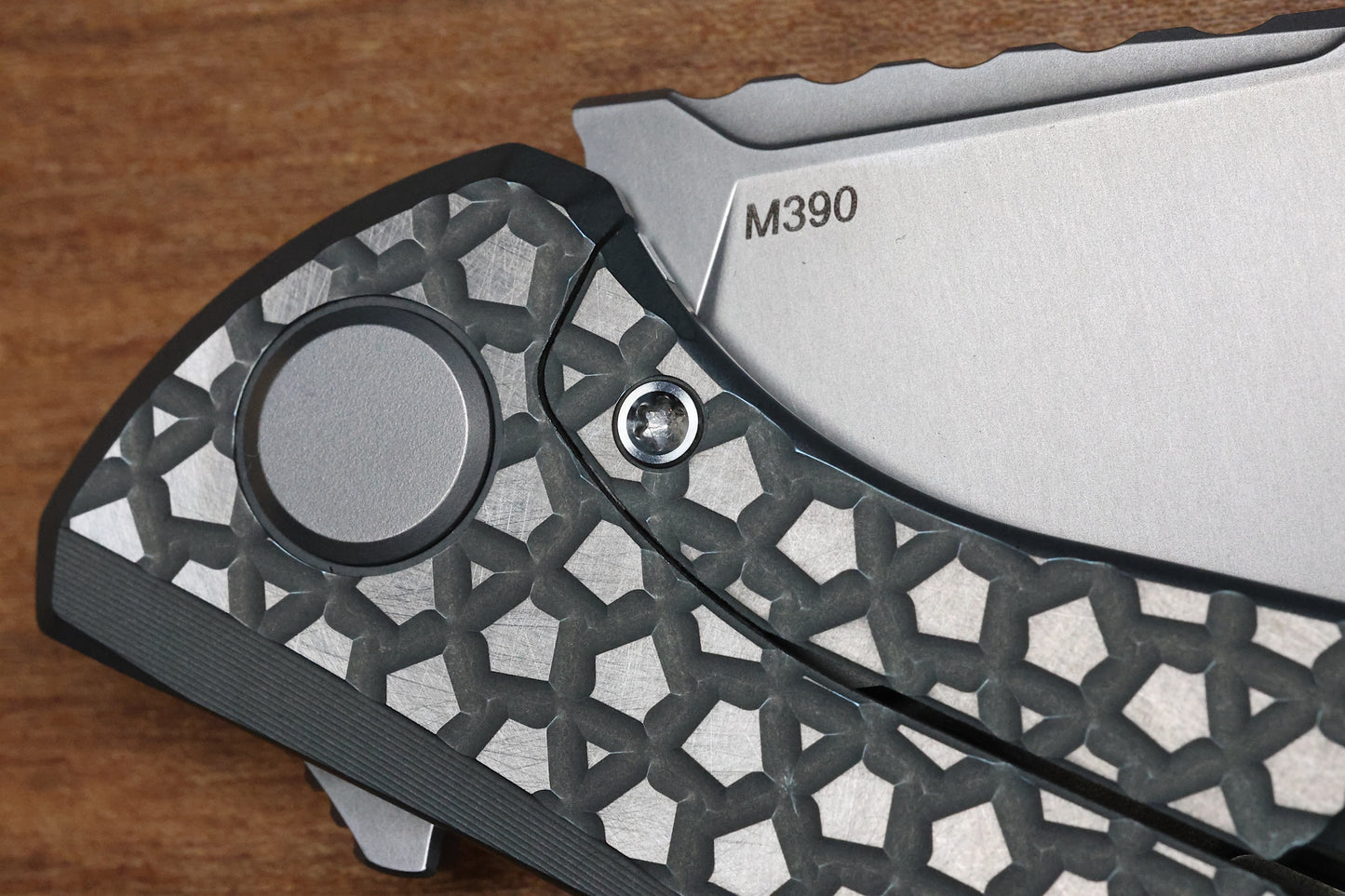 F95 BEAR PATTERN - TURQUOISE TITANIUM HANDLE - M390 BLADE - MRBS