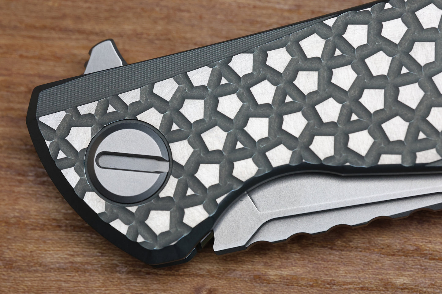 F95 BEAR PATTERN - TURQUOISE TITANIUM HANDLE - M390 BLADE - MRBS