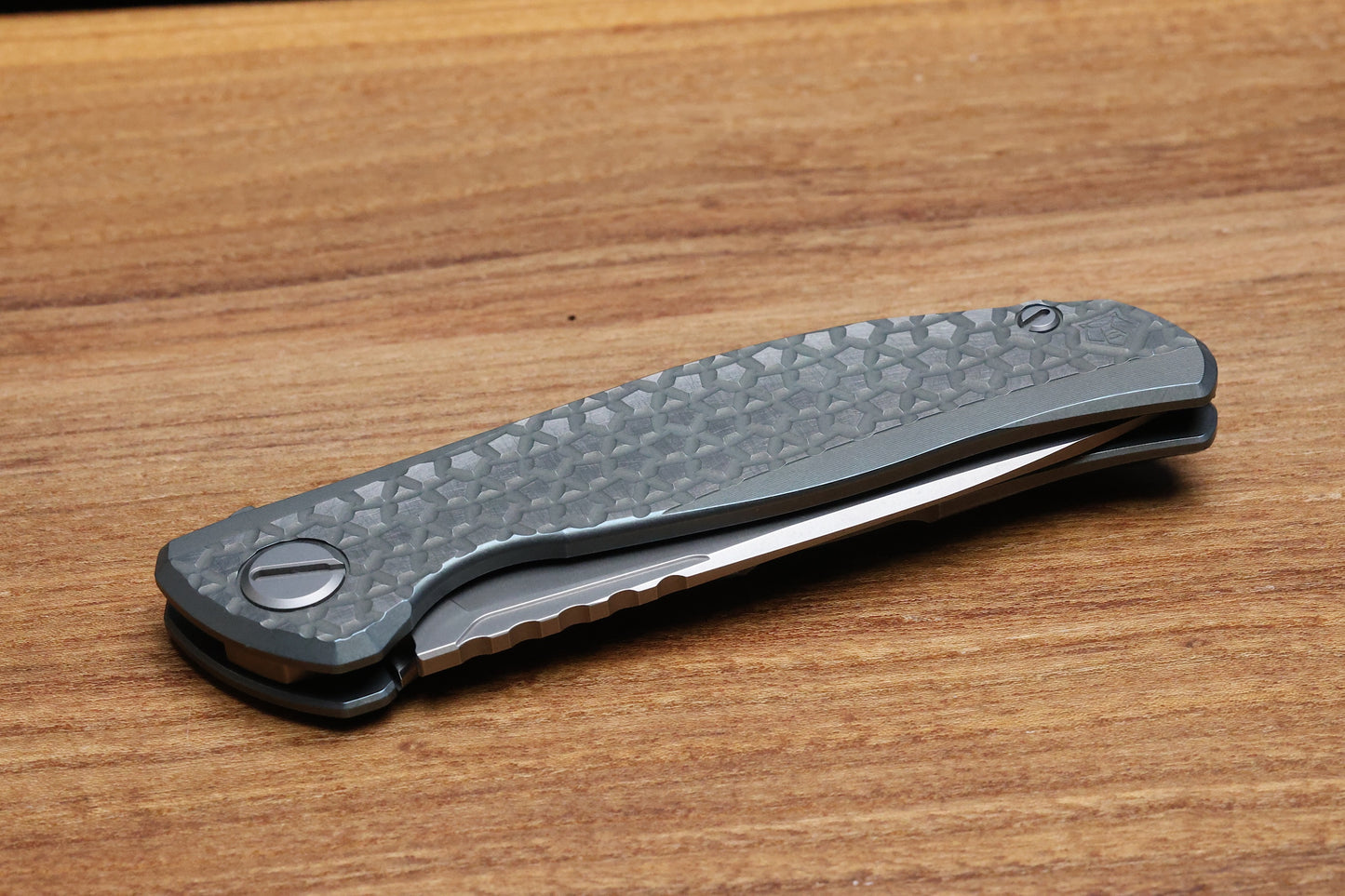 F95 BEAR PATTERN - TURQUOISE TITANIUM HANDLE - M390 BLADE - MRBS