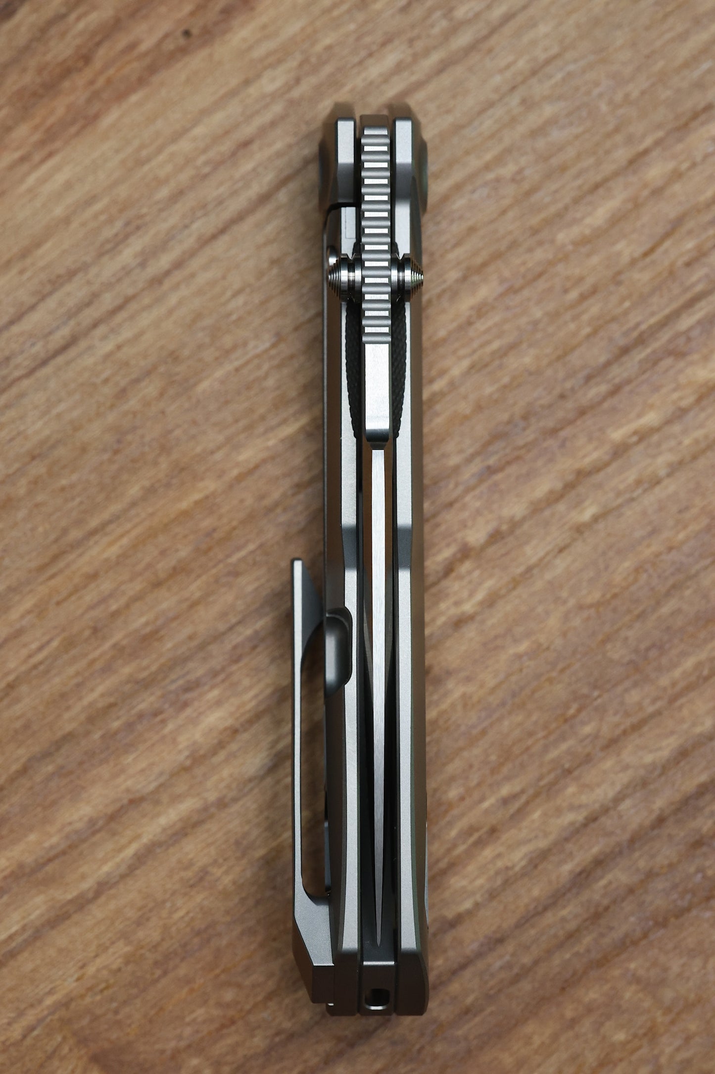 NULL KNIVES RAIDEN R2 - AERO TITANIUM GLASS BEADBLAST HANDLE - BELT SATIN MAGNACUT BLADE