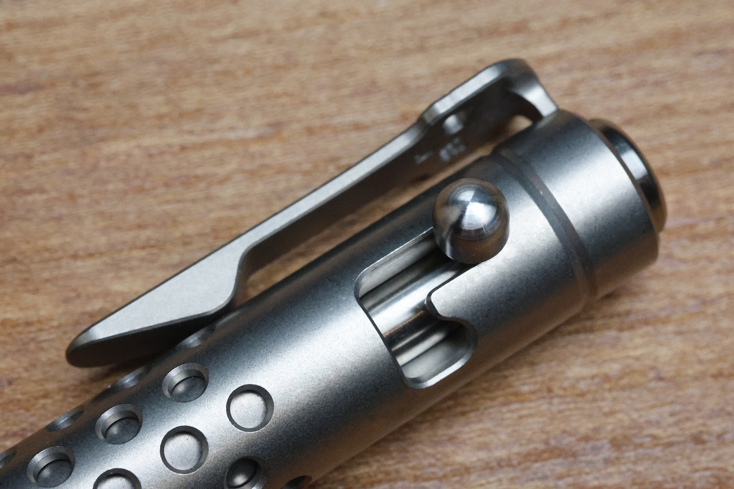 CHAVES BOLT ACTION PEN - FULL TITANIUM- DOTTED