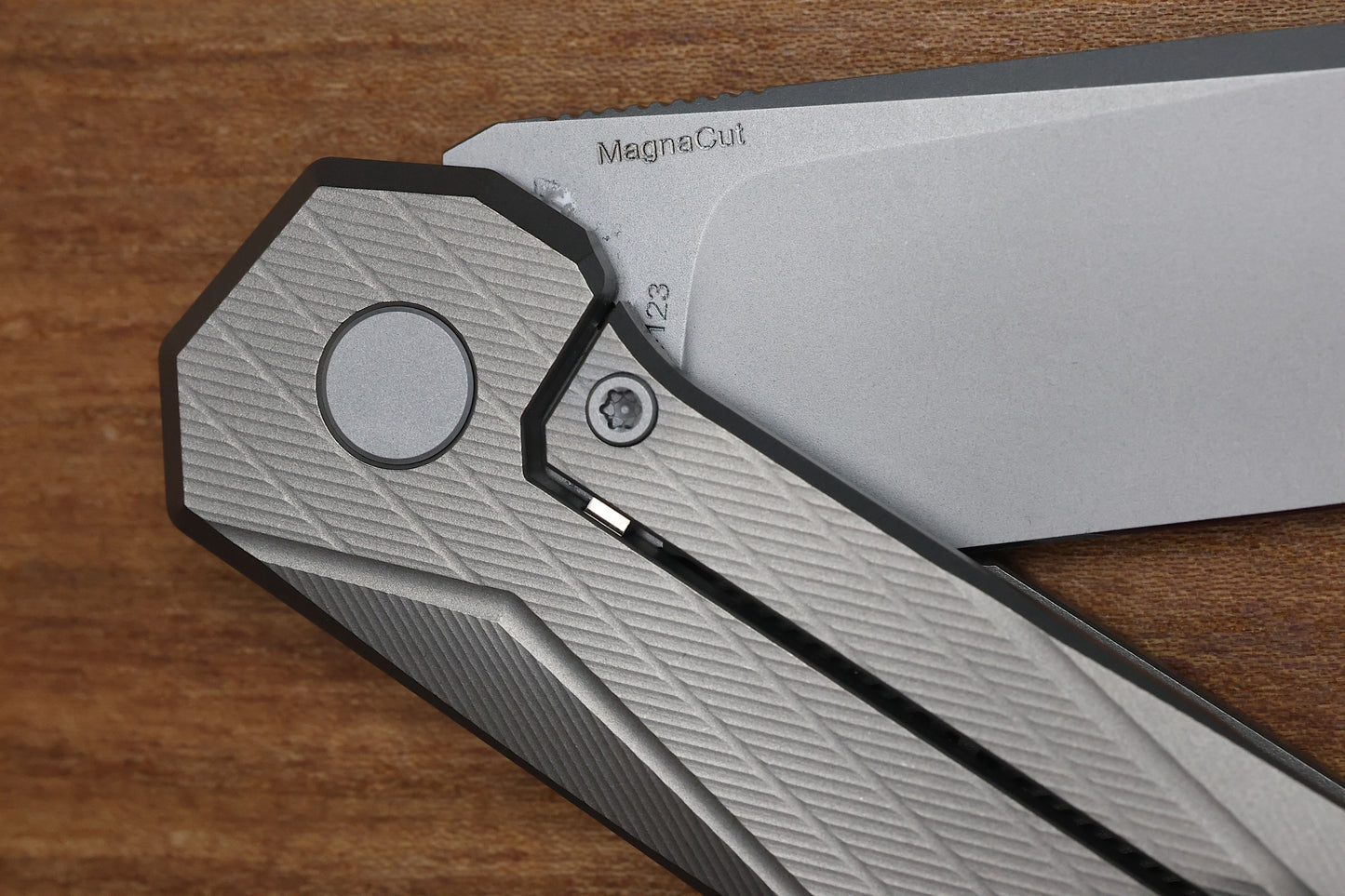 ULDANOV KNIVES R1 W/MILLED TITANIUM FRAME & MAGNACUT #123