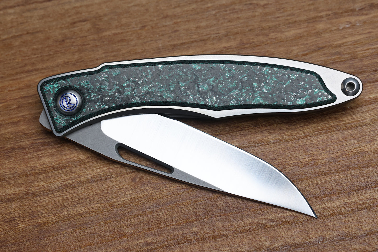 CHRIS REEVE MNANDI - TEAL MAGNETIC CARBOTI INLAY - MAGNACUT BLADE