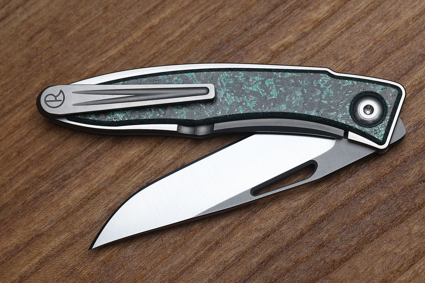 CHRIS REEVE MNANDI - TEAL MAGNETIC CARBOTI INLAY - MAGNACUT BLADE