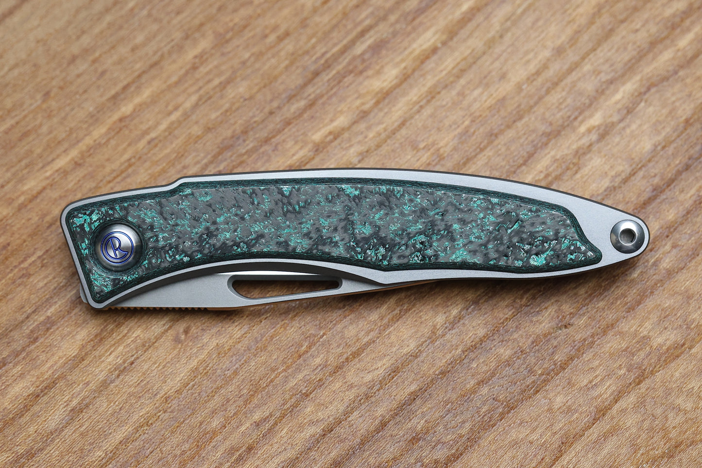 CHRIS REEVE MNANDI - TEAL MAGNETIC CARBOTI INLAY - MAGNACUT BLADE