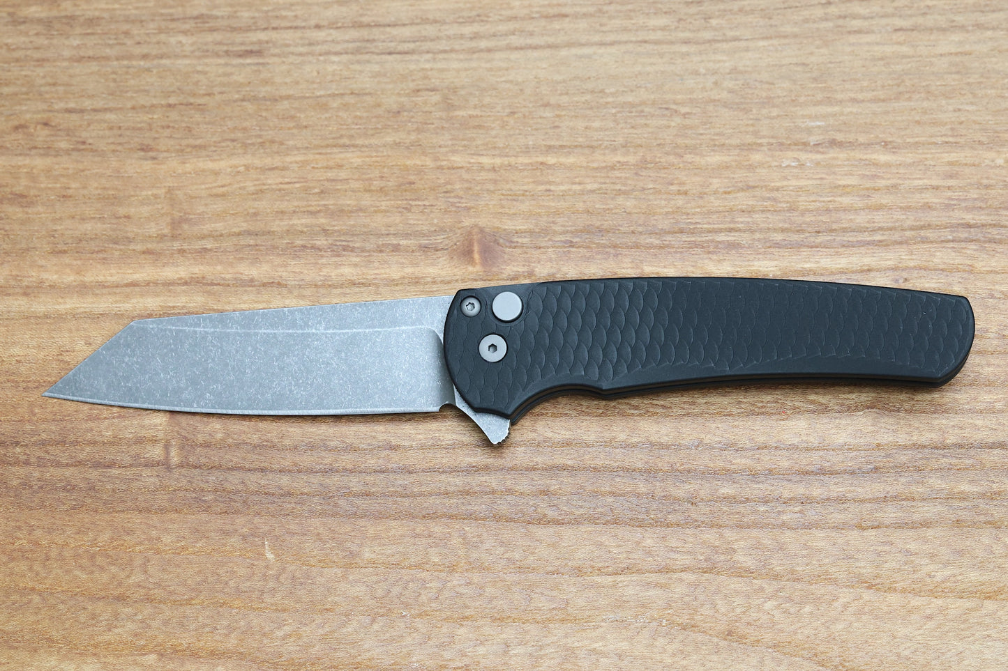 PRO-TECH MALIBU BLACK DRAGON SCALE HANDLE & ACID WASHED MAGNACUT REVERSE TANTO BLADE 5435-AW