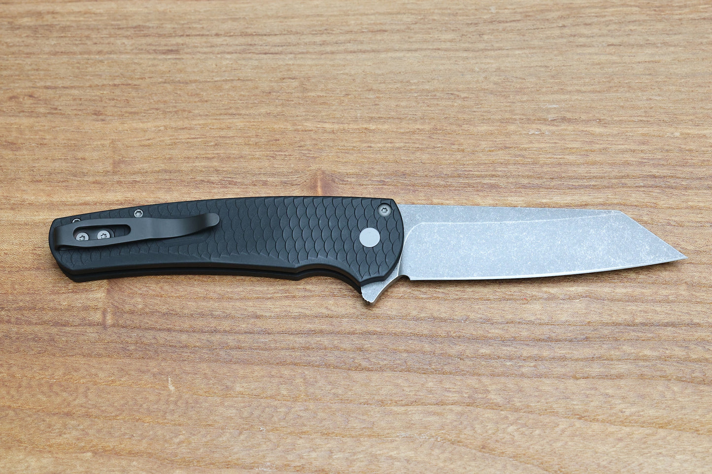 PRO-TECH MALIBU BLACK DRAGON SCALE HANDLE & ACID WASHED MAGNACUT REVERSE TANTO BLADE 5435-AW