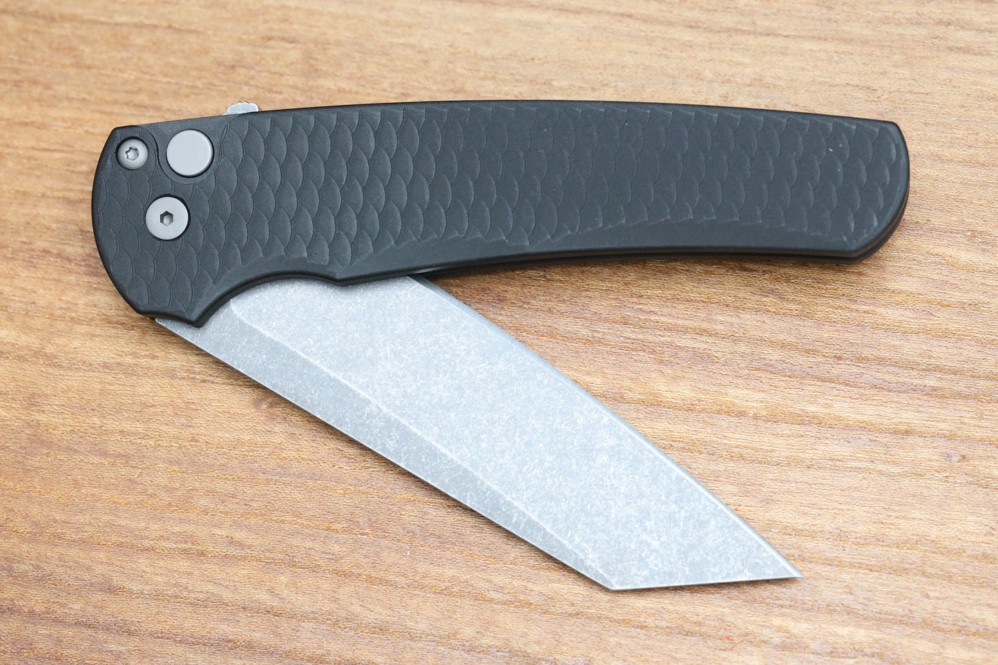 PRO-TECH MALIBU BLACK DRAGON SCALE HANDLE & ACID WASHED MAGNACUT REVERSE TANTO BLADE 5435-AW