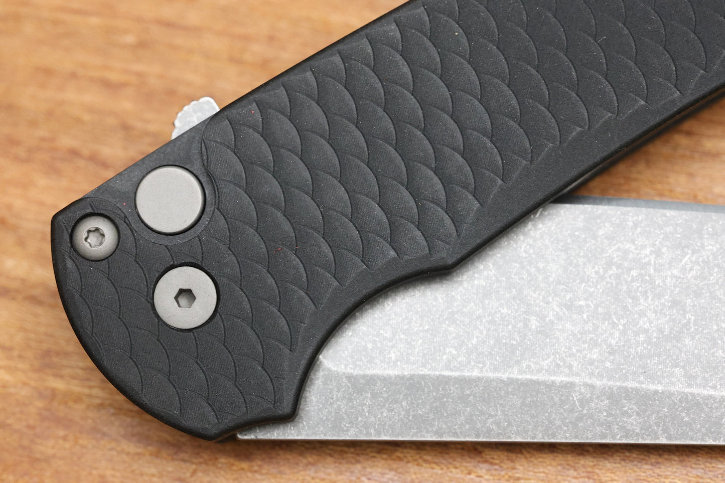 PRO-TECH MALIBU BLACK DRAGON SCALE HANDLE & ACID WASHED MAGNACUT REVERSE TANTO BLADE 5435-AW