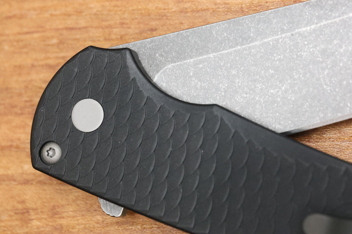 PRO-TECH MALIBU BLACK DRAGON SCALE HANDLE & ACID WASHED MAGNACUT REVERSE TANTO BLADE 5435-AW