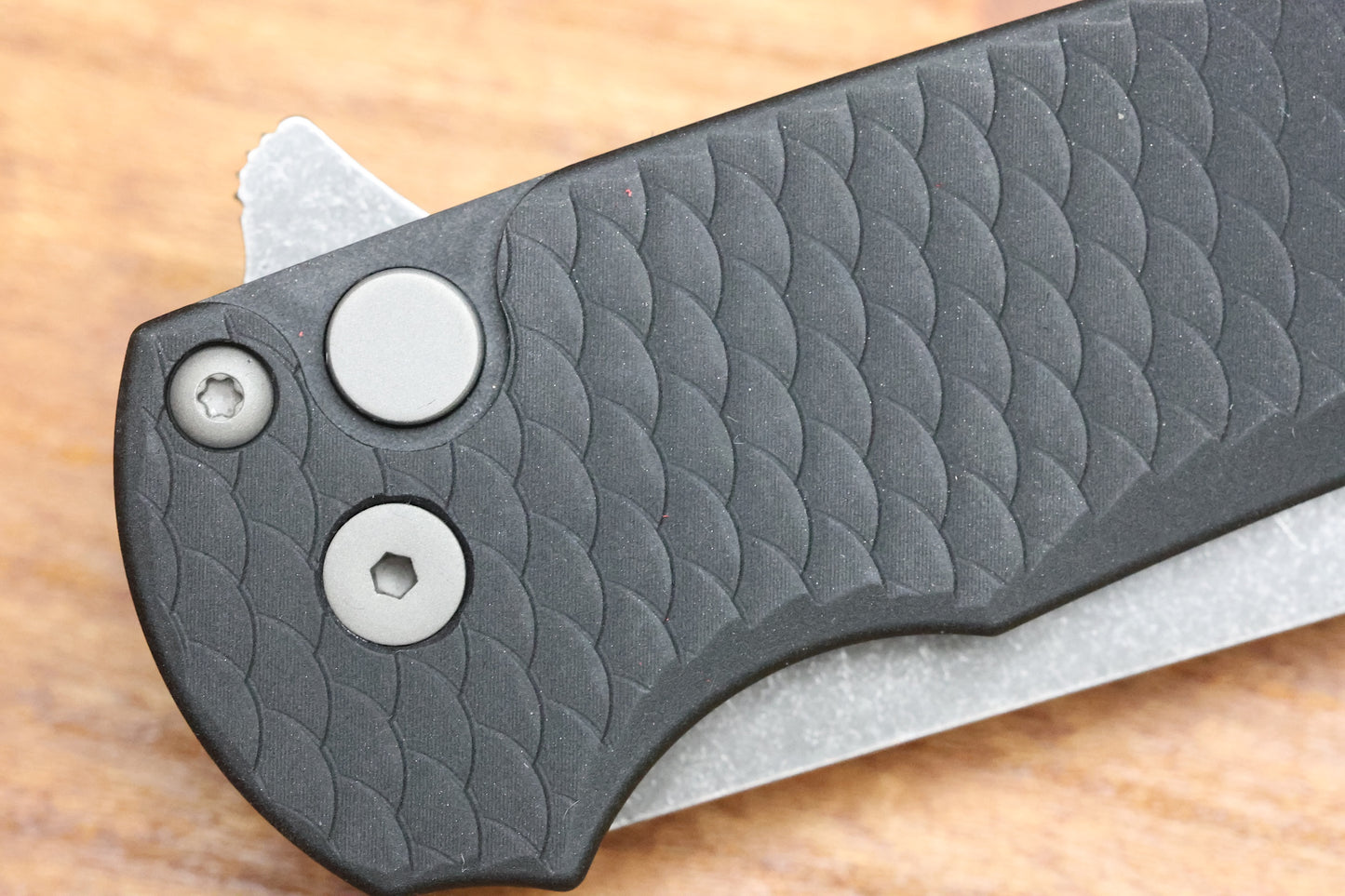 PRO-TECH MALIBU BLACK DRAGON SCALE HANDLE & ACID WASHED MAGNACUT REVERSE TANTO BLADE 5435-AW