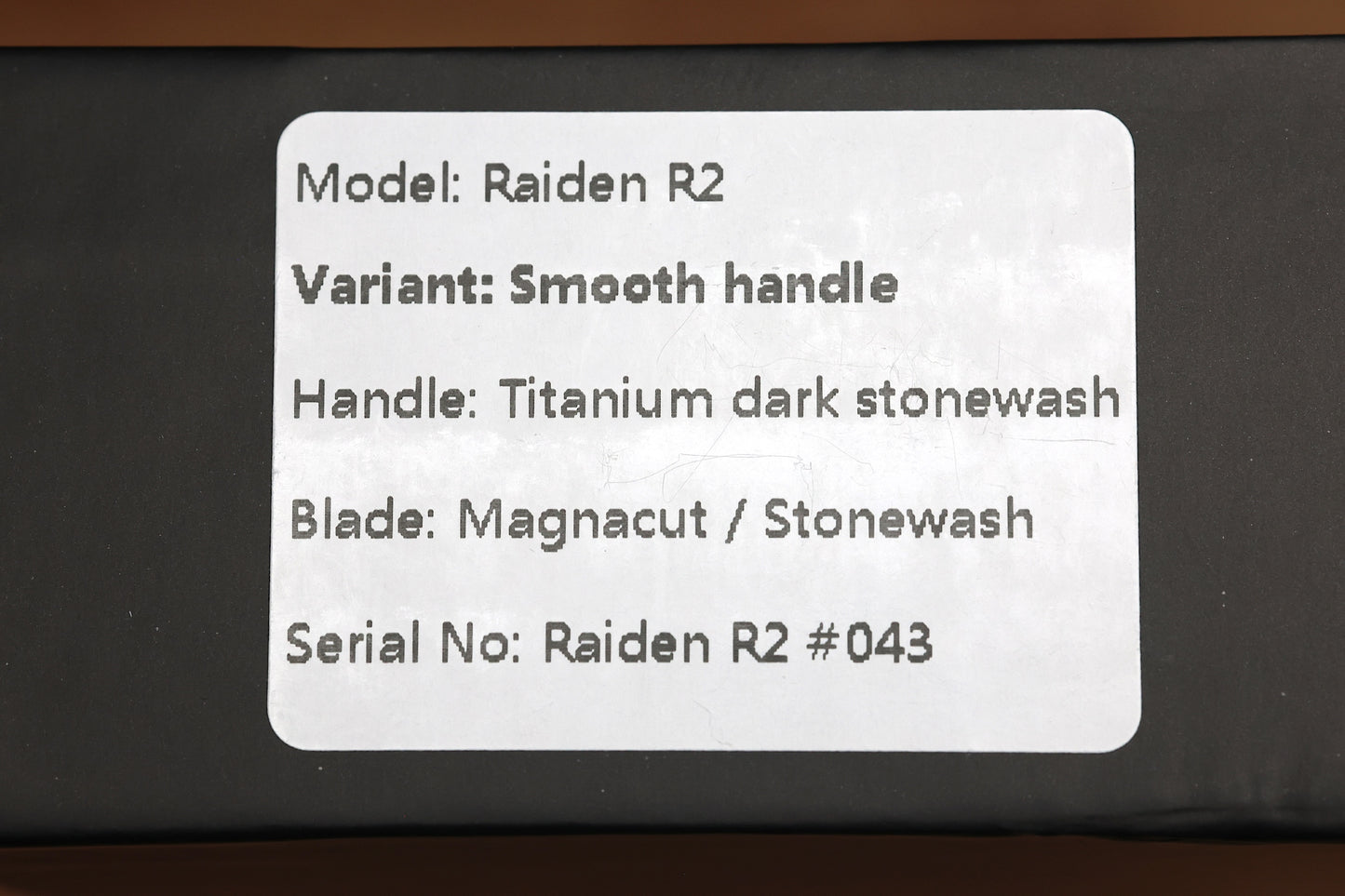 NULL KNIVES RAIDEN R2 - SMOOTH TITANIUM DARK STONEWASH HANDLE - STONEWASH MAGNACUT BLADE