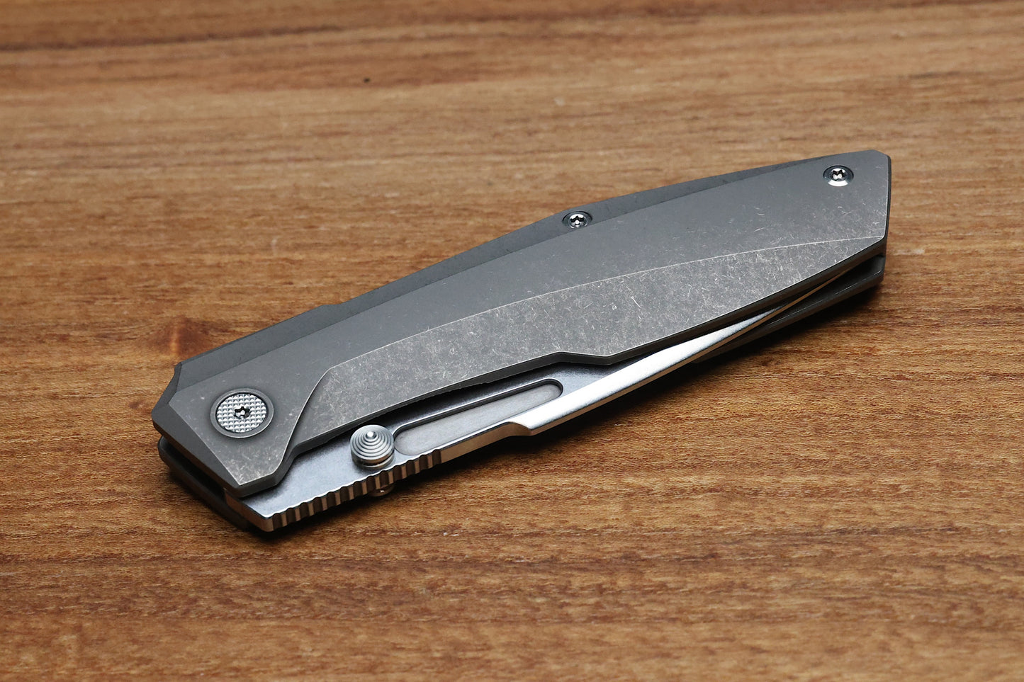 NULL KNIVES RAIDEN R2 - SMOOTH TITANIUM DARK STONEWASH HANDLE - STONEWASH MAGNACUT BLADE