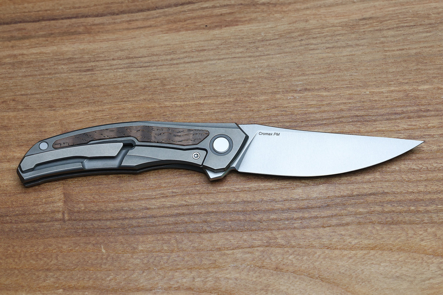 SHIROGOROV QUANTUM - CROMAX PM BLADE - TITANIUM HANDLE - BROWN ASH WOOD INLAY - MRBS