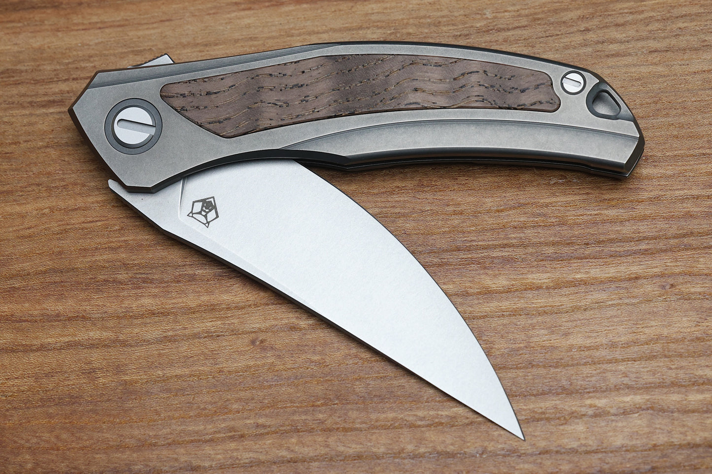 SHIROGOROV QUANTUM - CROMAX PM BLADE - TITANIUM HANDLE - BROWN ASH WOOD INLAY - MRBS