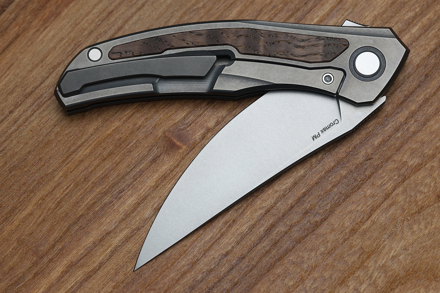 SHIROGOROV QUANTUM - CROMAX PM BLADE - TITANIUM HANDLE - BROWN ASH WOOD INLAY - MRBS