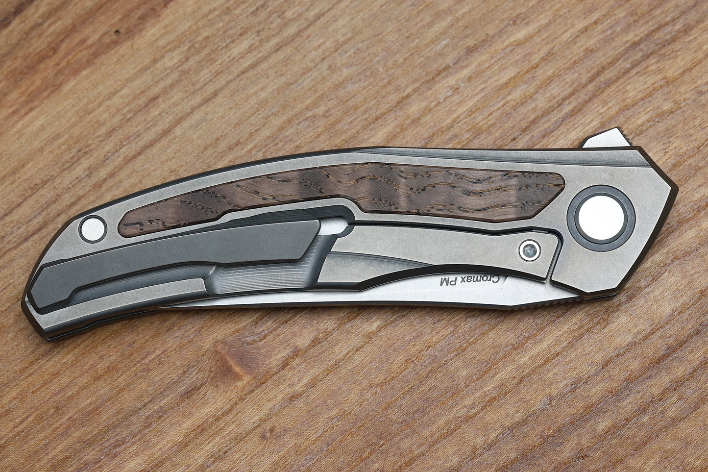 SHIROGOROV QUANTUM - CROMAX PM BLADE - TITANIUM HANDLE - BROWN ASH WOOD INLAY - MRBS