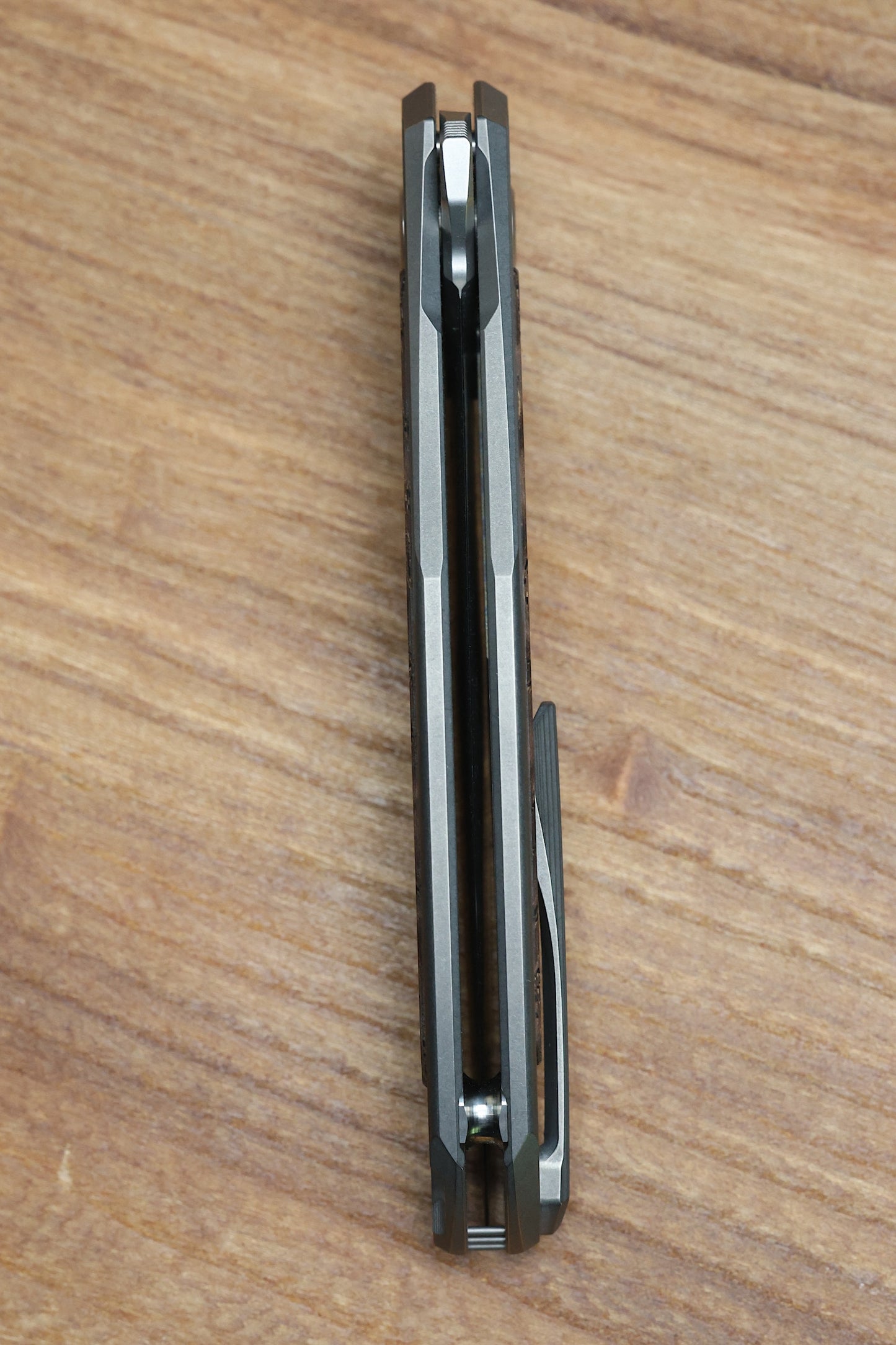 SHIROGOROV QUANTUM - CROMAX PM BLADE - TITANIUM HANDLE - BROWN ASH WOOD INLAY - MRBS