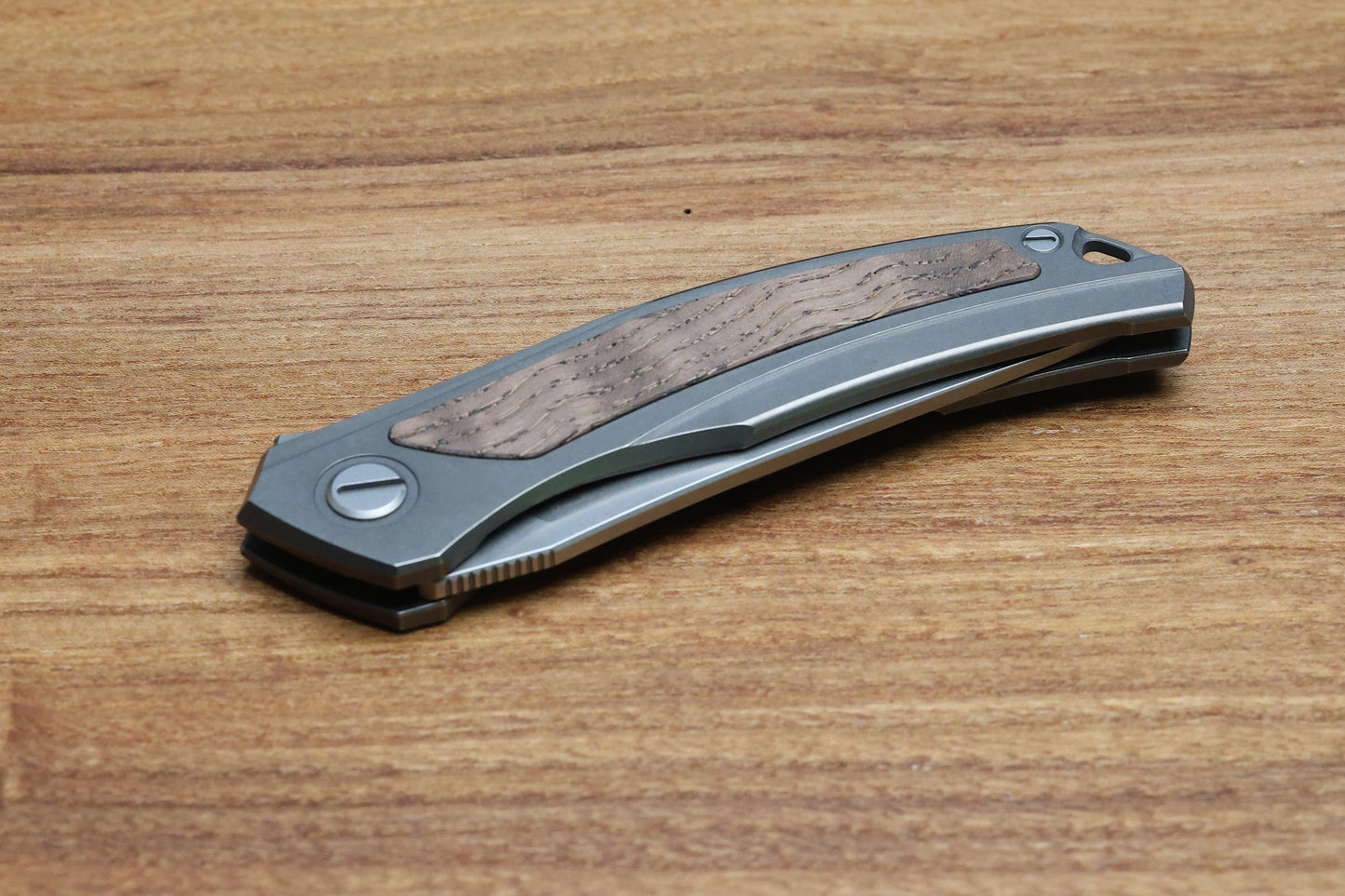 SHIROGOROV QUANTUM - CROMAX PM BLADE - TITANIUM HANDLE - BROWN ASH WOOD INLAY - MRBS