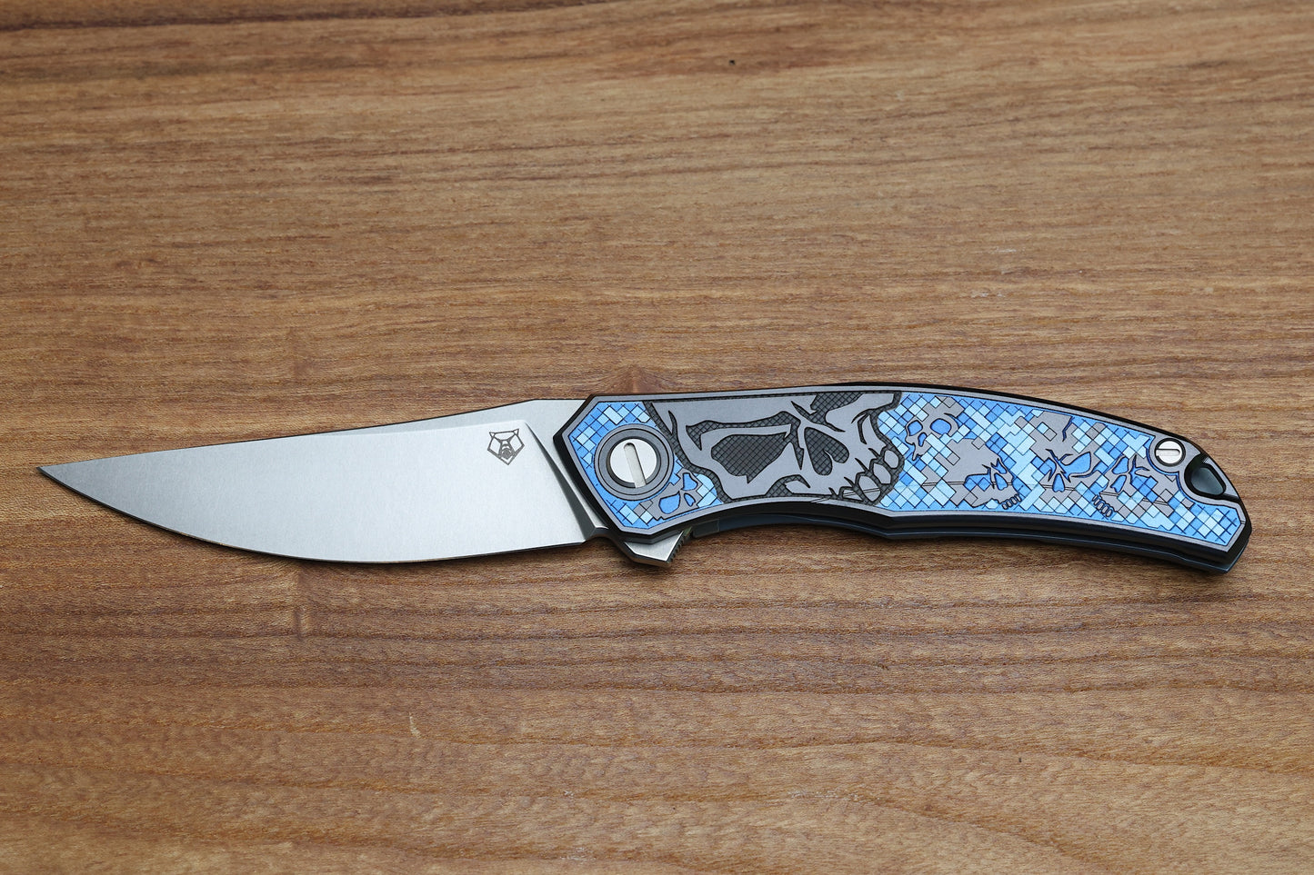 SHIROGOROV KNIVES / TI2 DESIGN QUANTUM BLACK HULA “PIXELATED SKULL” – CROMAX PM BLADE – MRBS