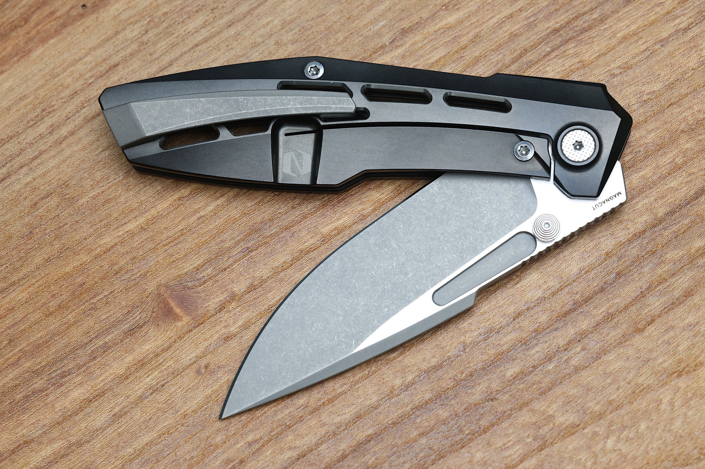 NULL KNIVES RAIDEN R2 - AERO TITANIUM BLACK PVD HANDLE - DARK STONEWASH W/ SATIN FLATS MAGNACUT BLADE