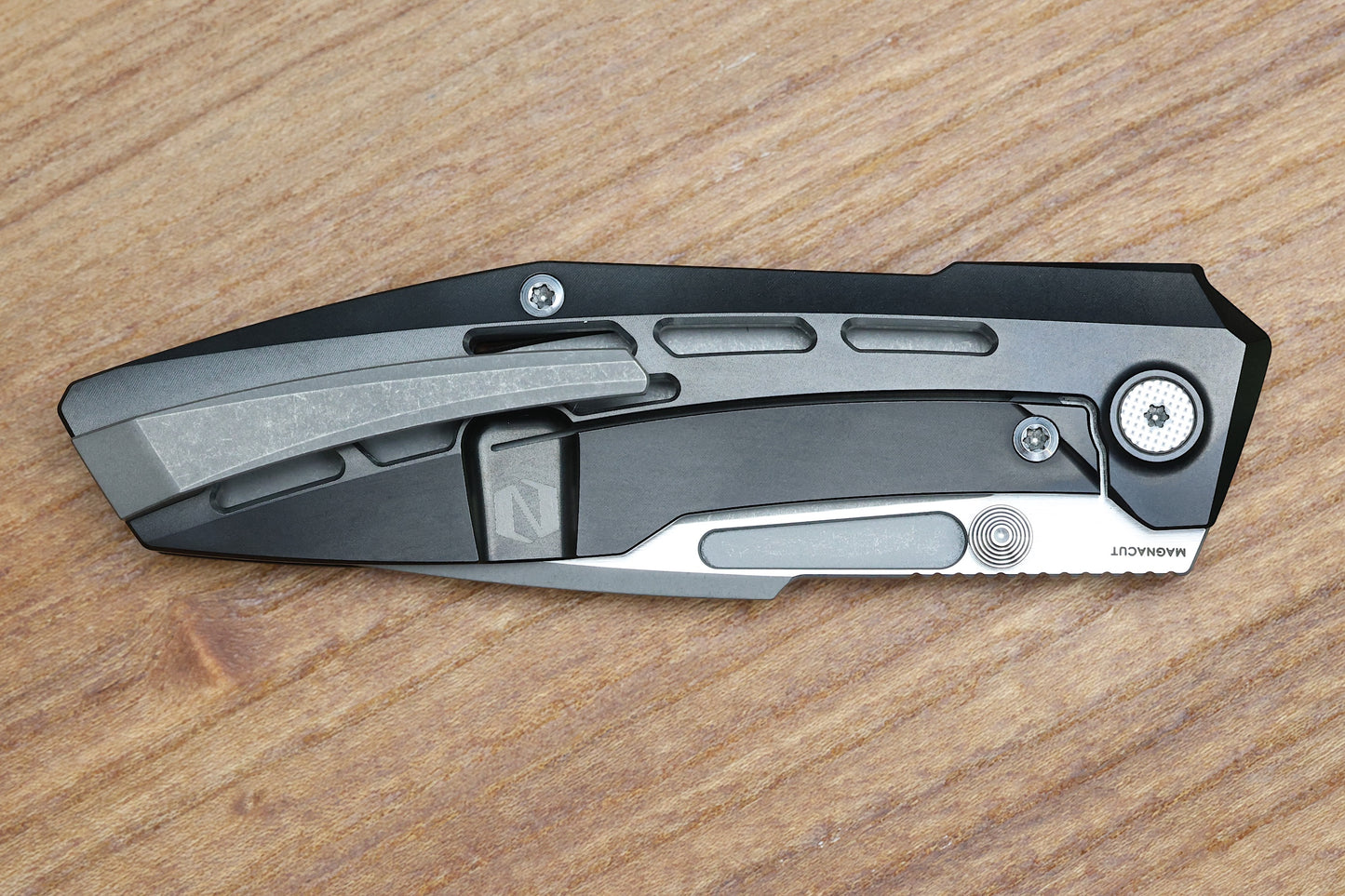 NULL KNIVES RAIDEN R2 - AERO TITANIUM BLACK PVD HANDLE - DARK STONEWASH W/ SATIN FLATS MAGNACUT BLADE