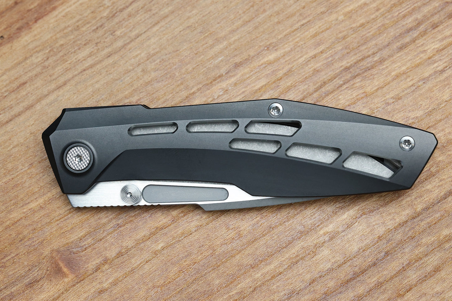 NULL KNIVES RAIDEN R2 - AERO TITANIUM BLACK PVD HANDLE - DARK STONEWASH W/ SATIN FLATS MAGNACUT BLADE