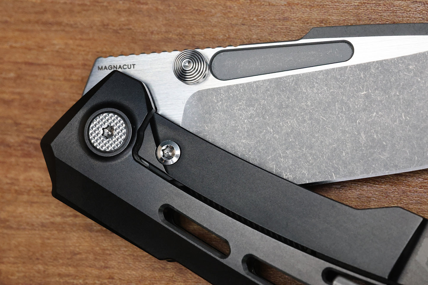 NULL KNIVES RAIDEN R2 - AERO TITANIUM BLACK PVD HANDLE - DARK STONEWASH W/ SATIN FLATS MAGNACUT BLADE