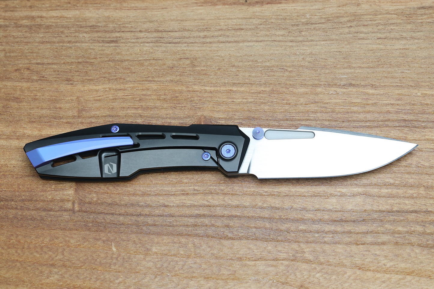NULL KNIVES RAIDEN R2 - AERO TITANIUM BLACK PVD HANDLE - HAND RUBBED SATIN MAGNACUT BLADE
