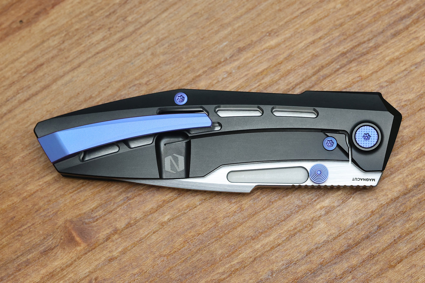 NULL KNIVES RAIDEN R2 - AERO TITANIUM BLACK PVD HANDLE - HAND RUBBED SATIN MAGNACUT BLADE