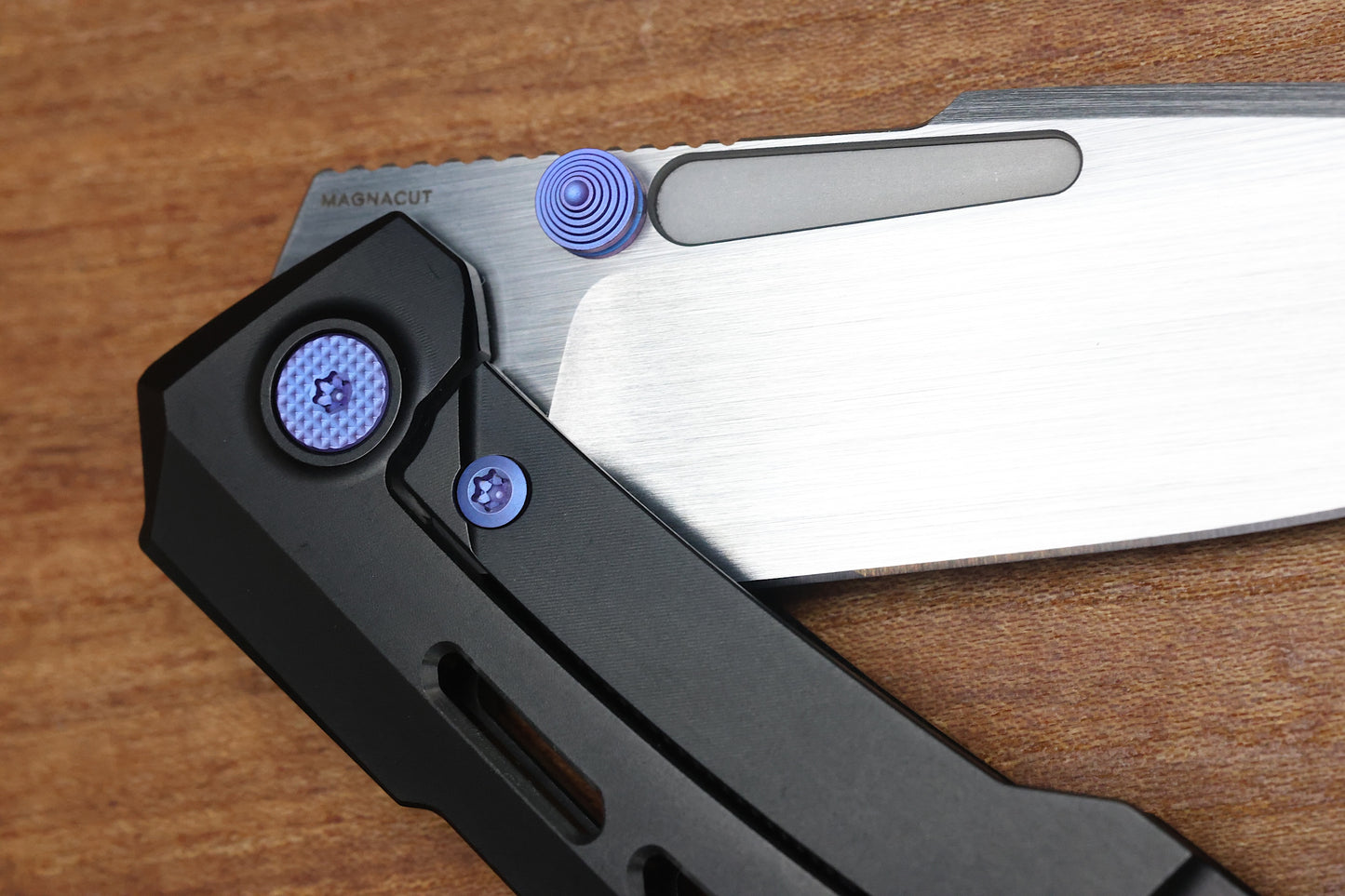 NULL KNIVES RAIDEN R2 - AERO TITANIUM BLACK PVD HANDLE - HAND RUBBED SATIN MAGNACUT BLADE