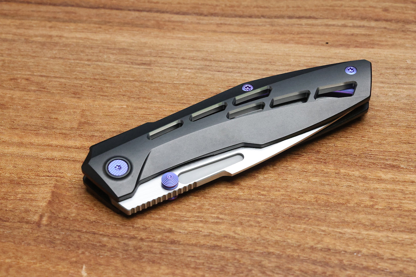 NULL KNIVES RAIDEN R2 - AERO TITANIUM BLACK PVD HANDLE - HAND RUBBED SATIN MAGNACUT BLADE