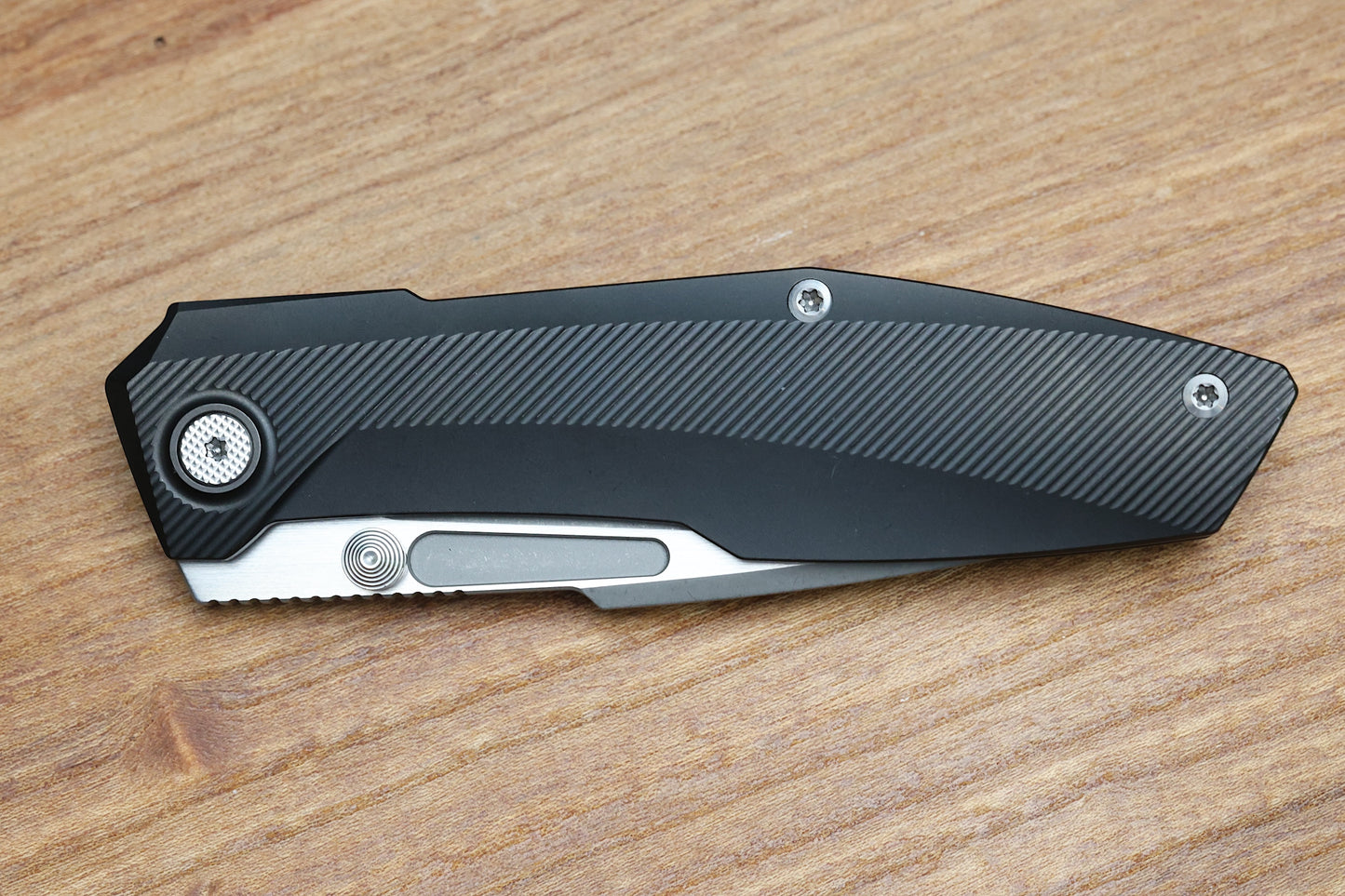 NULL KNIVES RAIDEN R2 - MILLED LINES TITANIUM BLACK PVD HANDLE - DARK STONEWASH W/ SATIN FLATS MAGNACUT BLADE