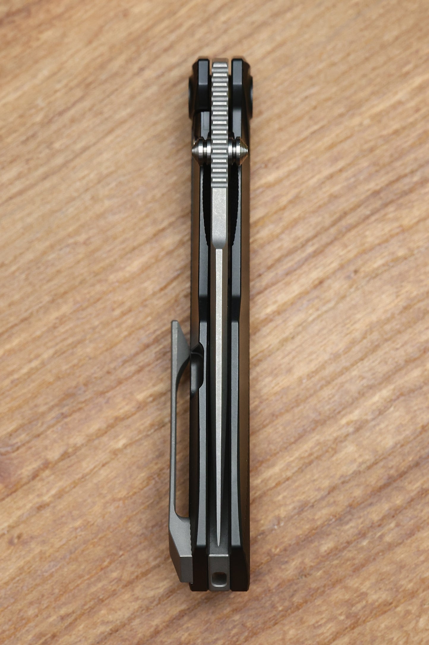 NULL KNIVES RAIDEN R2 - MILLED LINES TITANIUM BLACK PVD HANDLE - DARK STONEWASH W/ SATIN FLATS MAGNACUT BLADE