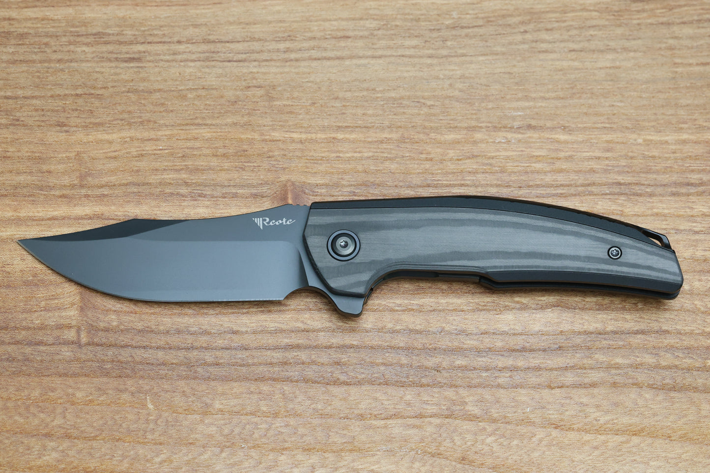 REATE KNIVES JACK JR. BLACK ALUMINUM INTEGRAL HANDLE W/ CARBON FIBER INLAY & DLC S30V