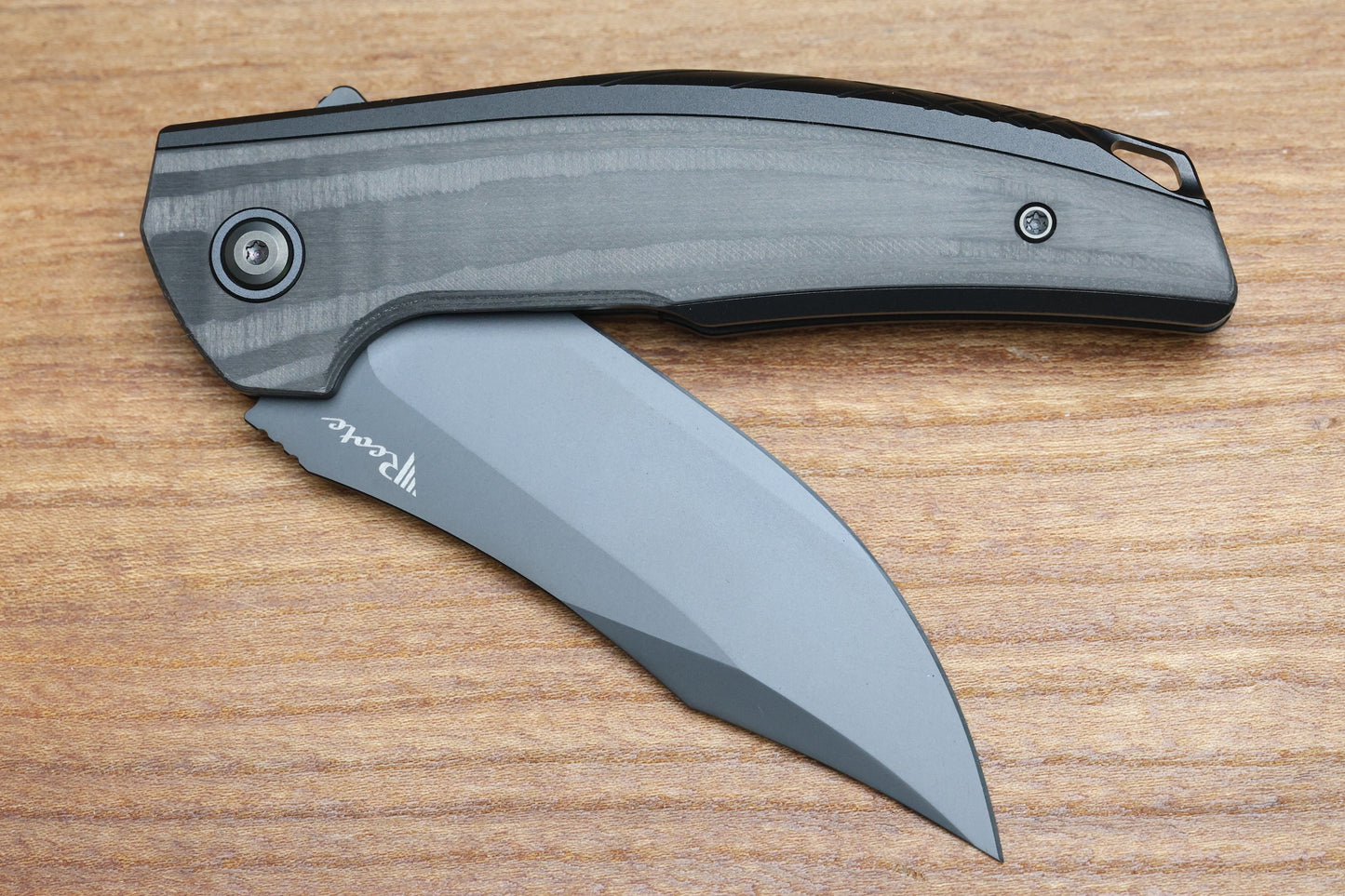 REATE KNIVES JACK JR. BLACK ALUMINUM INTEGRAL HANDLE W/ CARBON FIBER INLAY & DLC S30V