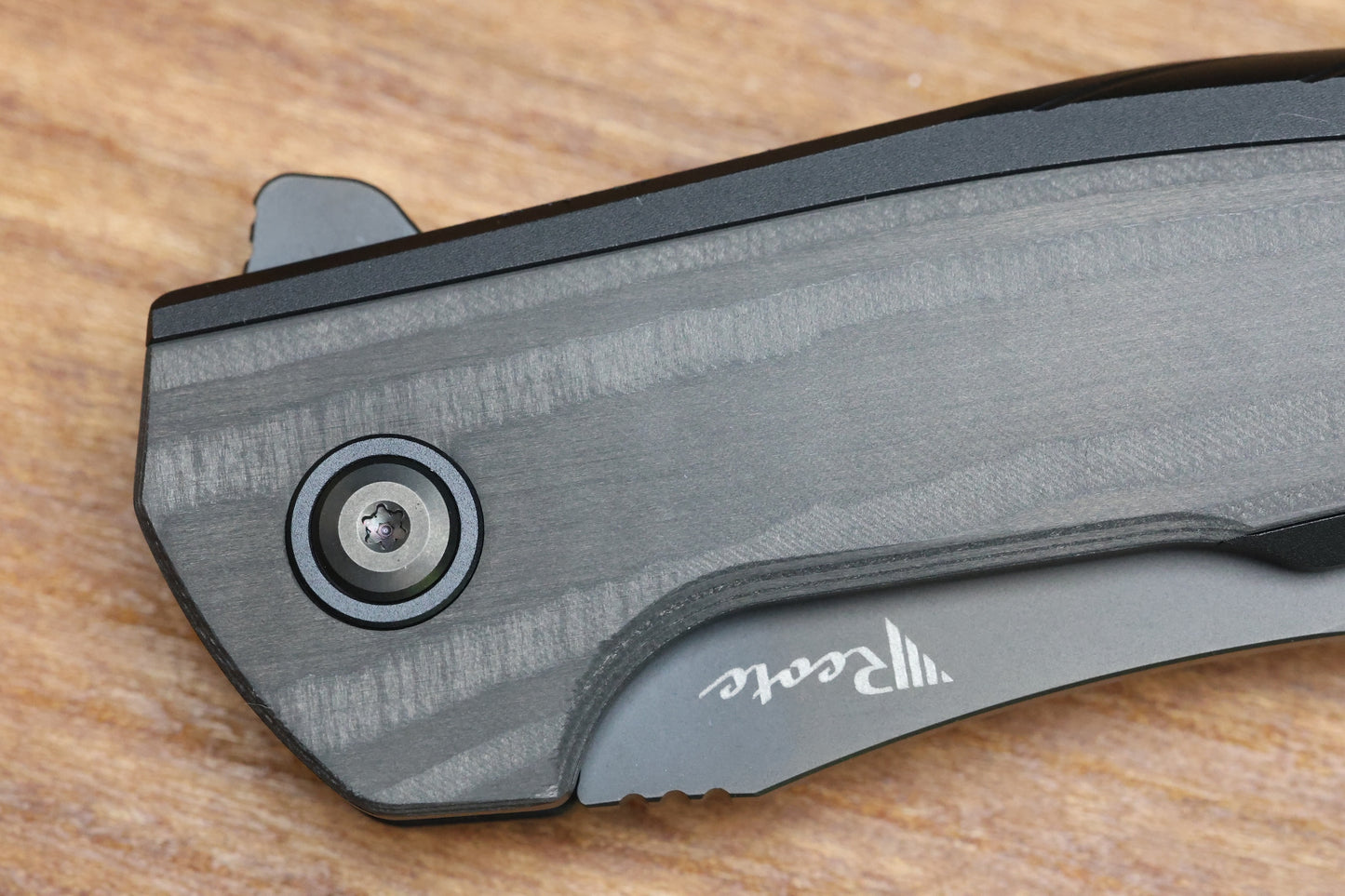 REATE KNIVES JACK JR. BLACK ALUMINUM INTEGRAL HANDLE W/ CARBON FIBER INLAY & DLC S30V