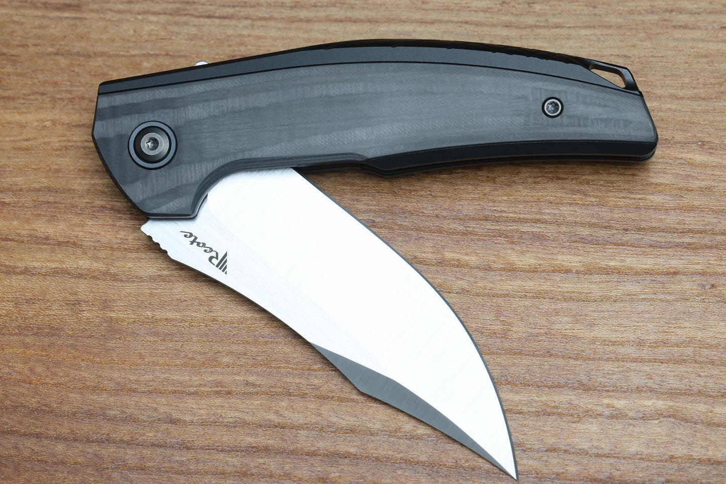 REATE KNIVES JACK JR. BLACK ALUMINUM INTEGRAL HANDLE W/ CARBON FIBER INLAY & SATIN S30V