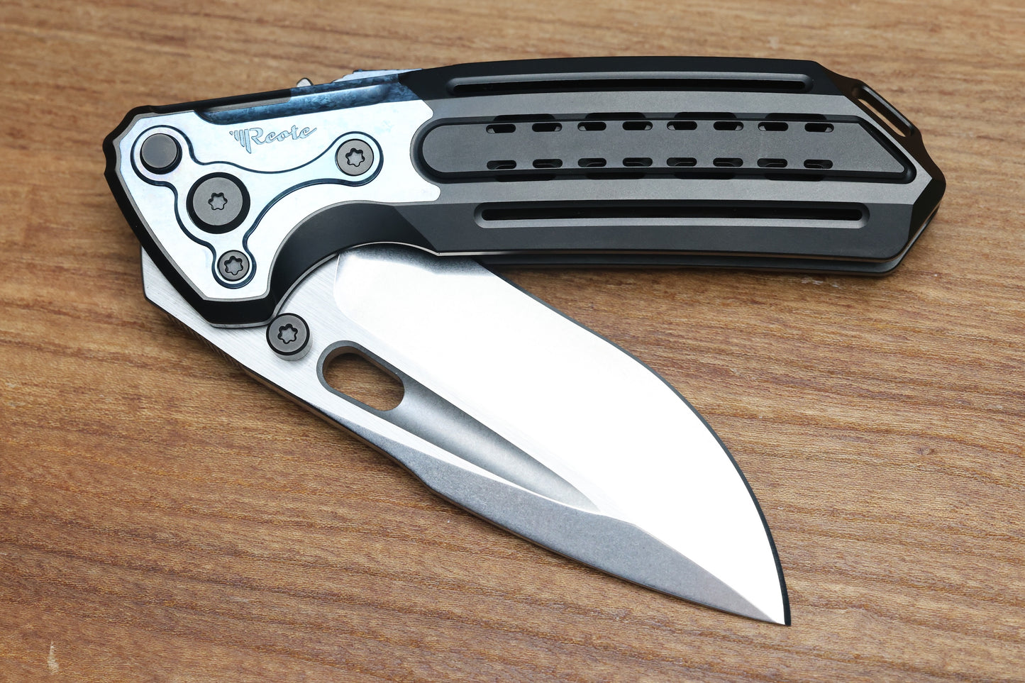 REATE T600 INTEGRAL DLC HANDLE - CRYSTALLIZED BLUE TITANIUM ACCENT