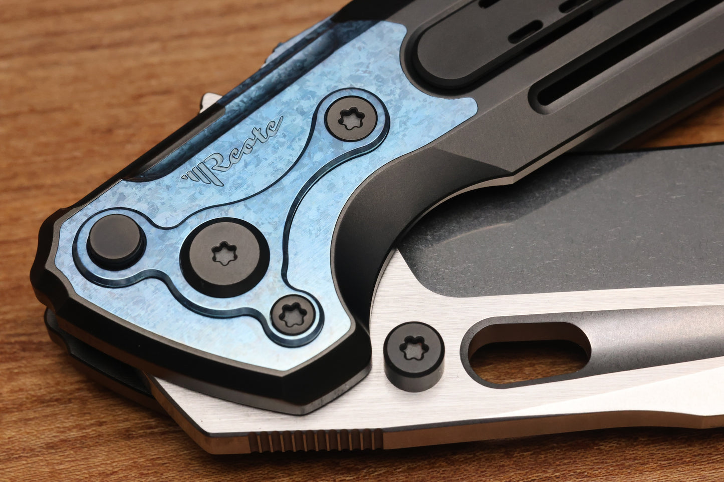 REATE T600 INTEGRAL DLC HANDLE - CRYSTALLIZED BLUE TITANIUM ACCENT