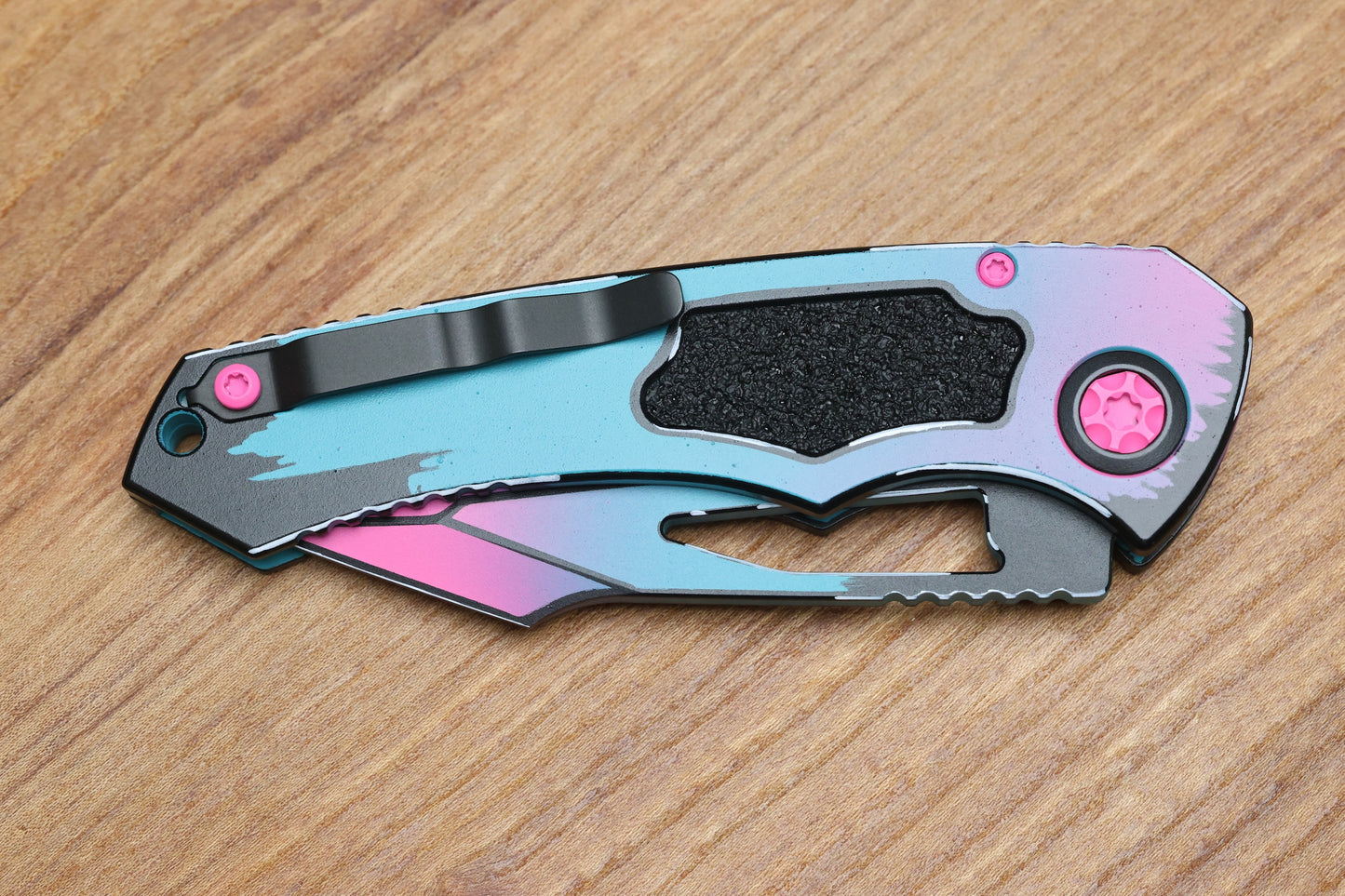 HERETIC KNIVES PARIAH MANUAL - TANTO - MIAMI VICE - CEL SHADING