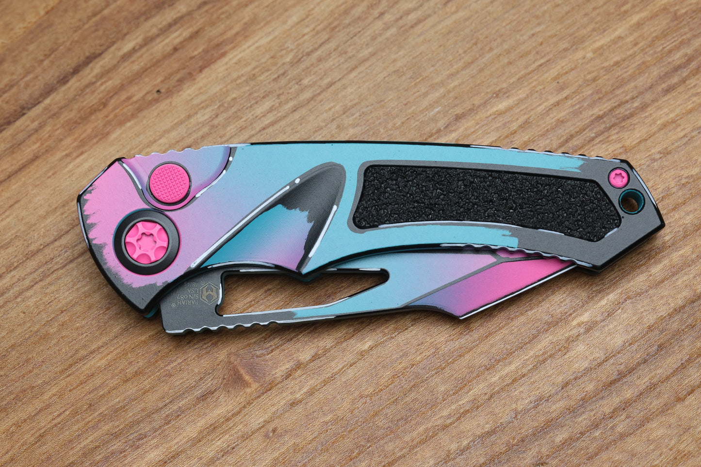 HERETIC KNIVES PARIAH MANUAL - TANTO - MIAMI VICE - CEL SHADING