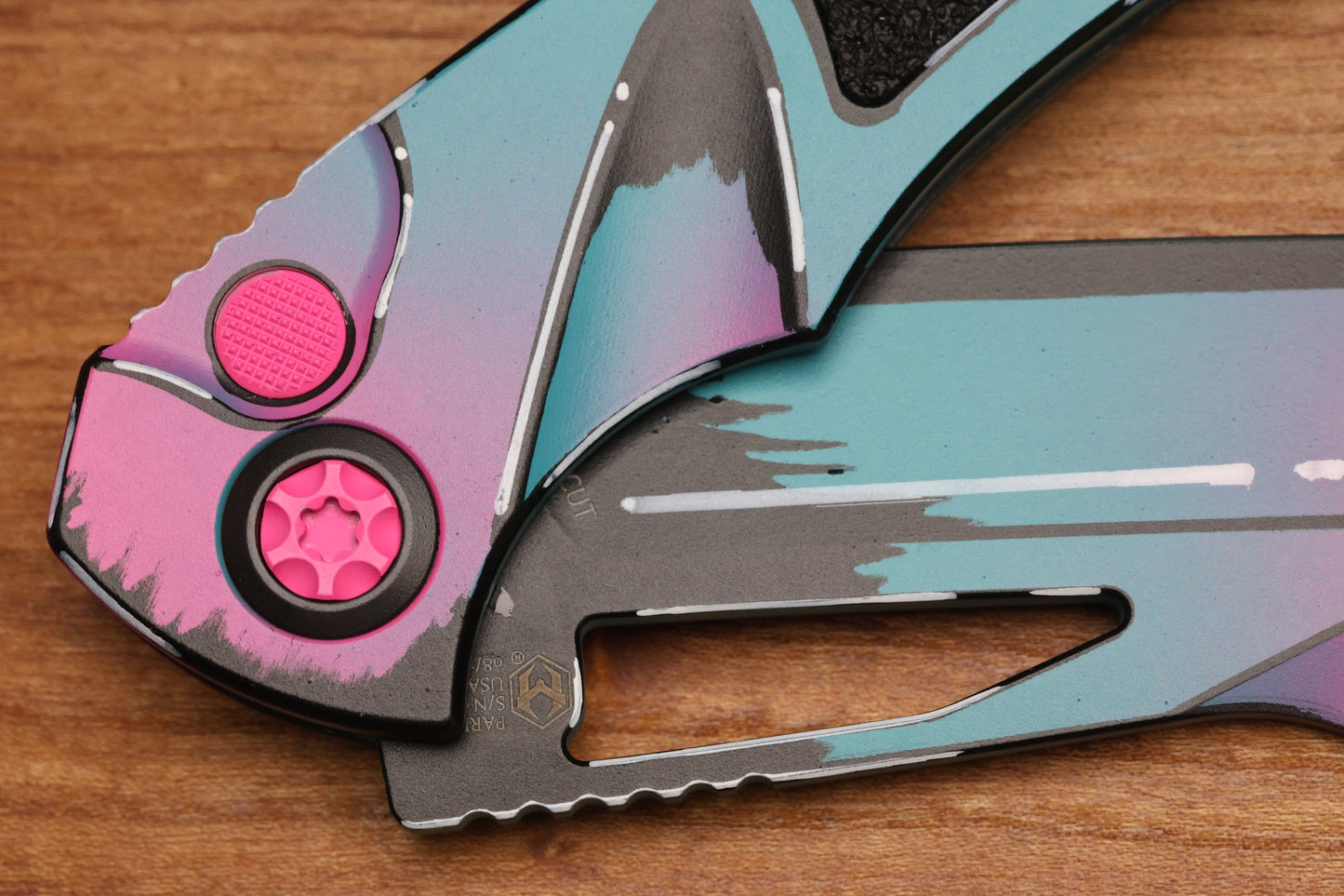 HERETIC KNIVES PARIAH MANUAL - TANTO - MIAMI VICE - CEL SHADING