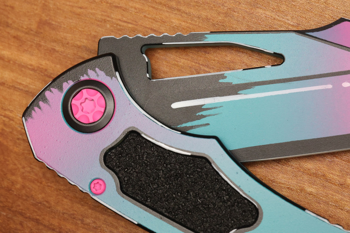 HERETIC KNIVES PARIAH MANUAL - TANTO - MIAMI VICE - CEL SHADING