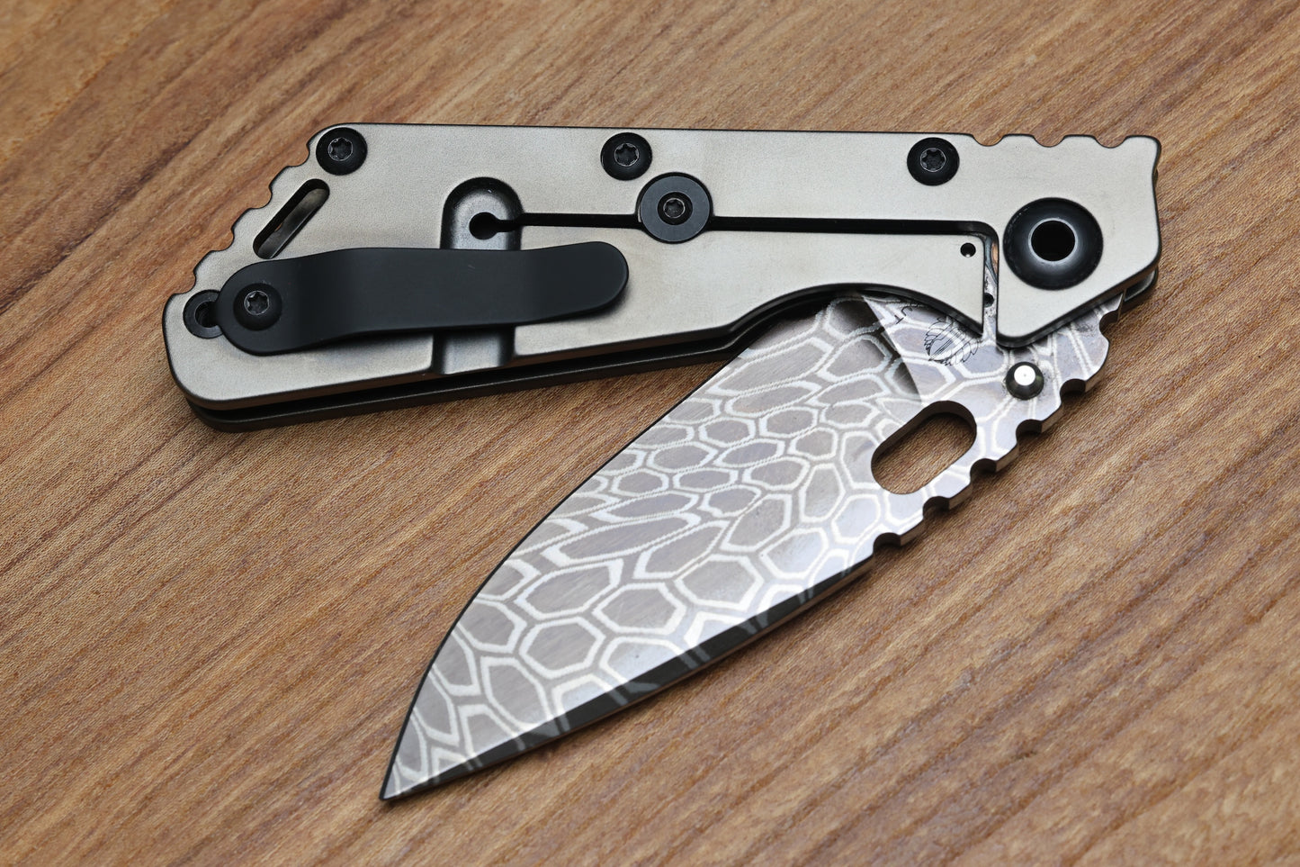 STRIDER KNIVES SMF KRYPTEK CAMO MAGNACUT BLADE, DARK BRONZE TITANIUM TOP, DARK BRONZE TITANIUM FRAME