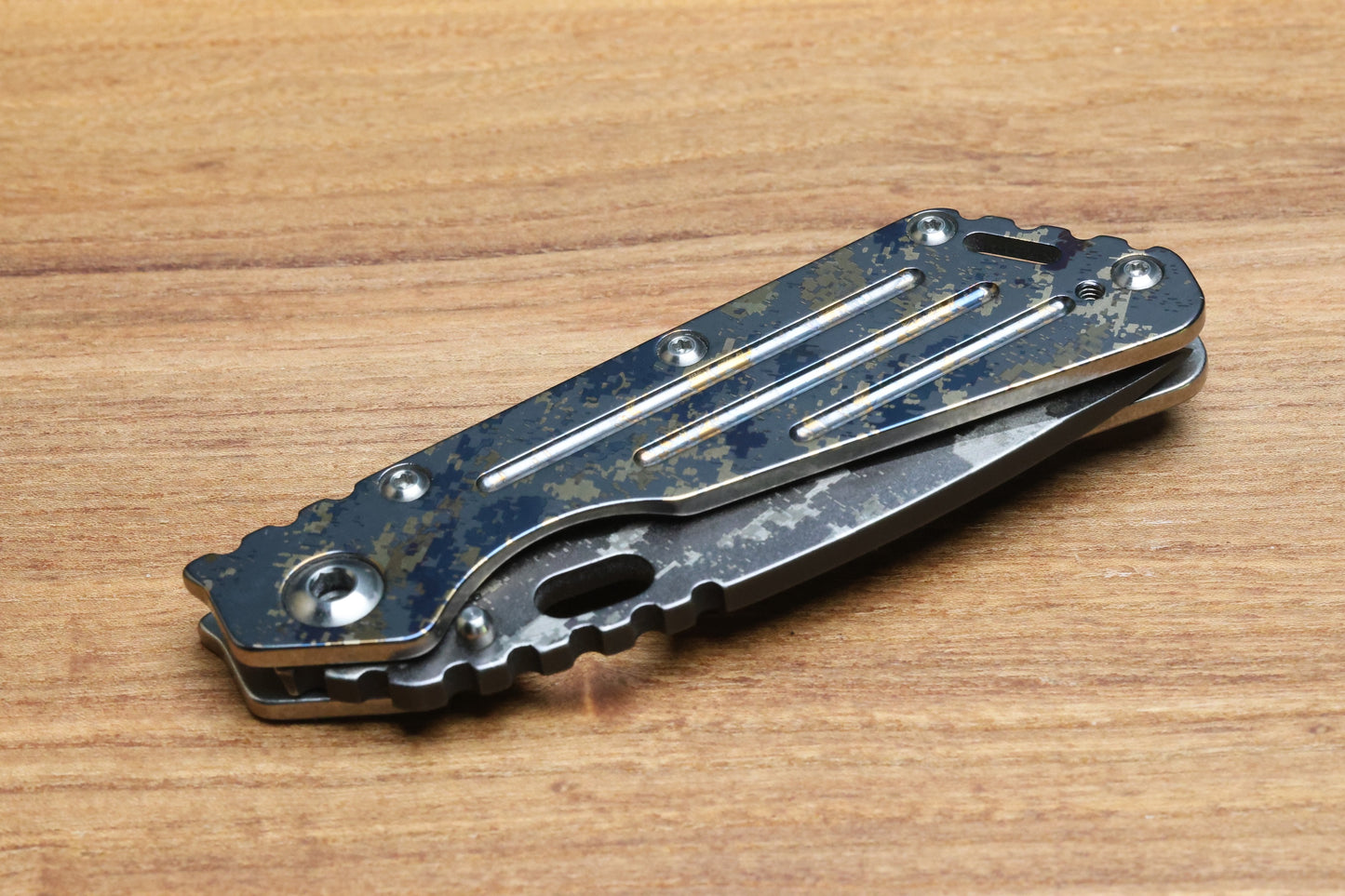 STRIDER KNIVES/ BLACKSIDE CUSTOM SPECIAL LIMITED RUN-COLLABORATION SMF MODEL, DIGICAM MAGNACUT BLADE, DIGICAM TITANIUM TOP AND FRAME
