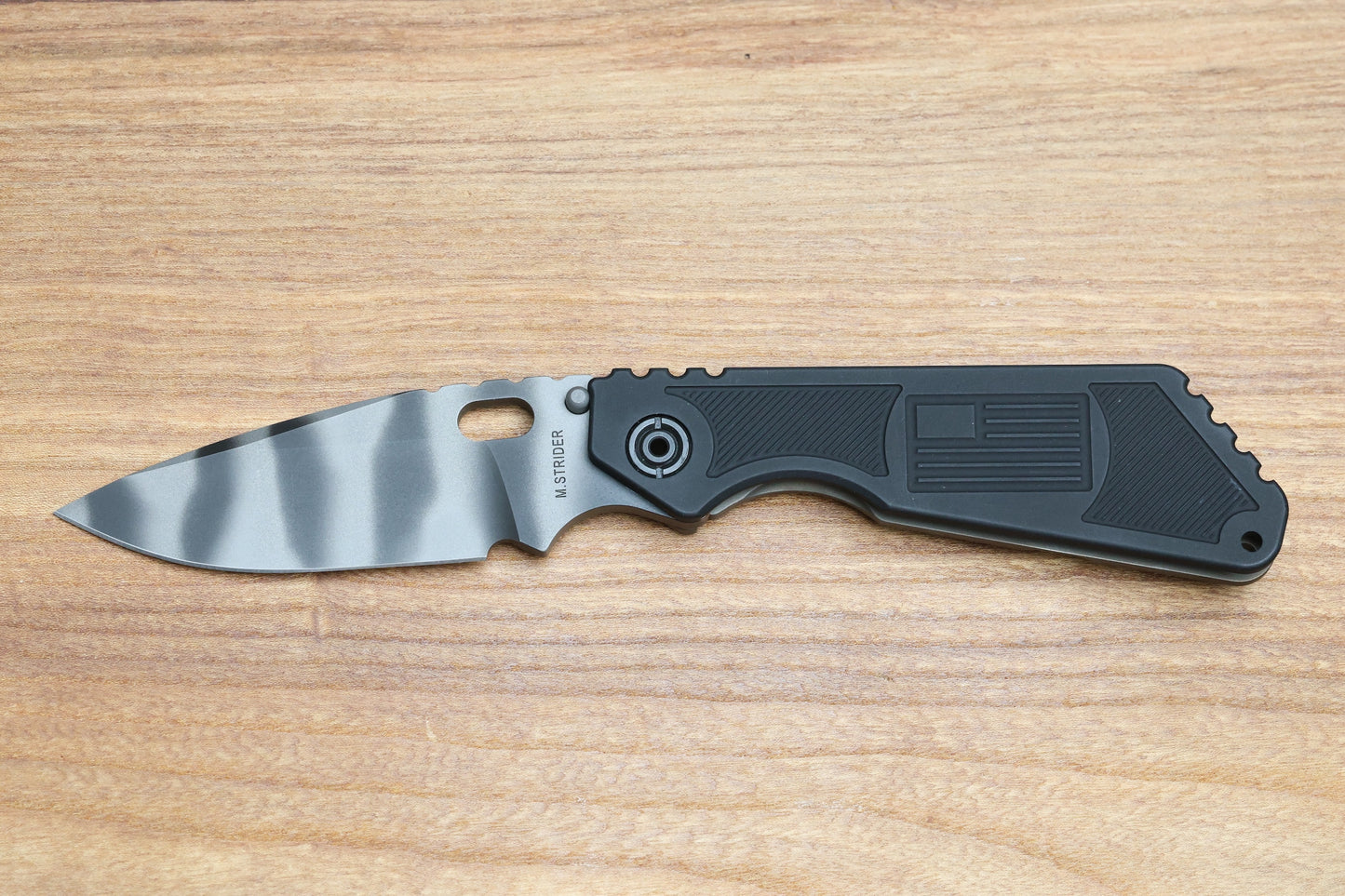 STRIDER KNIVES - SMF - FLAG PATTERN - TIGER STRIPE MAGNACUT